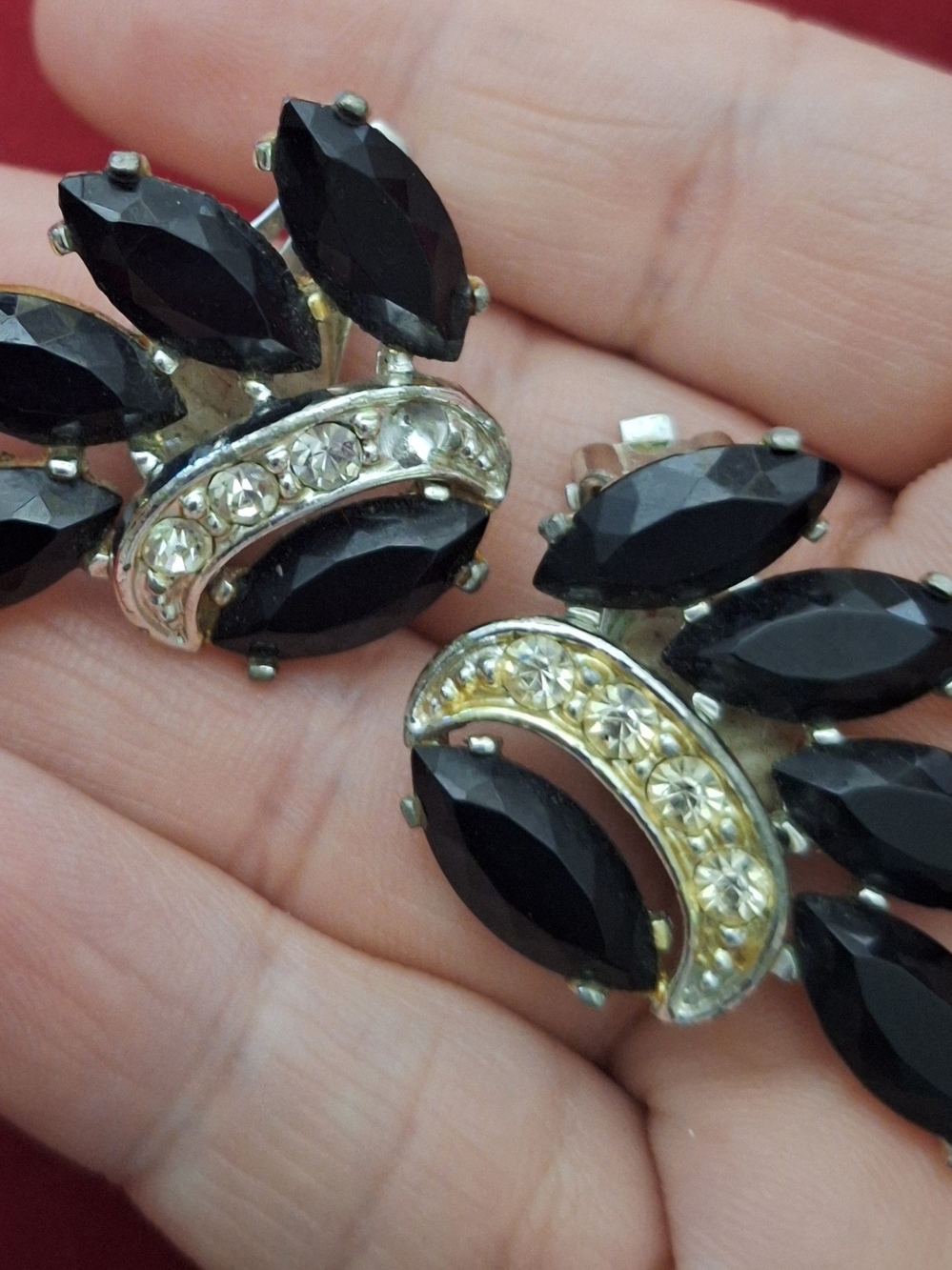 Vintage Sarah Coventry Clip On Earrings